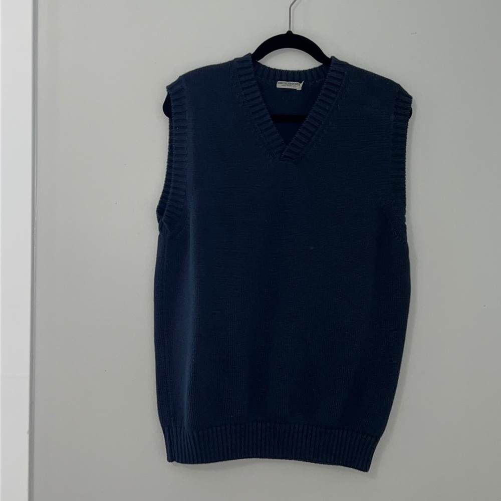 Knickerbocker- Court Sweater Vest in a navy blue color